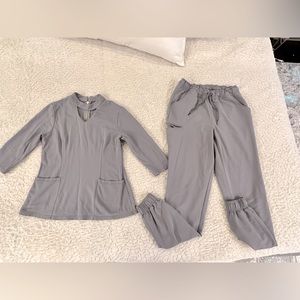 JAANUU Scrub top and matching Scrub Pants